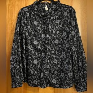beachlunchlounge Black and Gray Floral Blouse